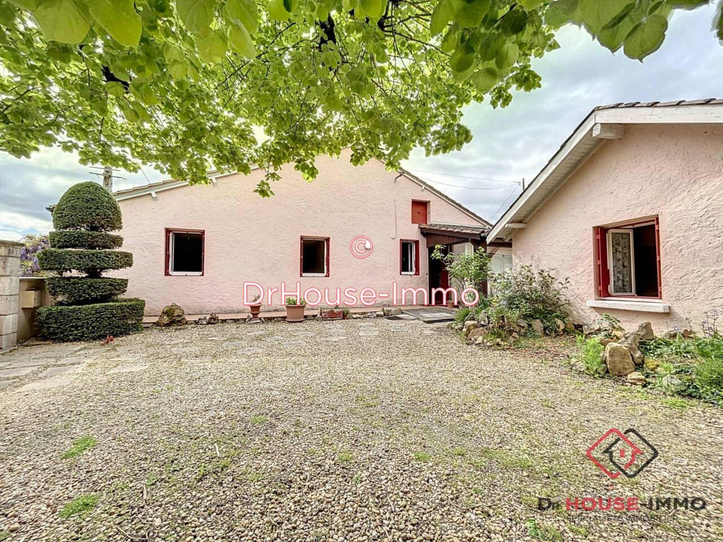 Maison 6 pièces de 94 m² - Neuvic (24190)