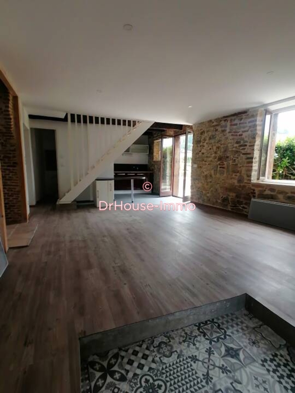 Maison 5 pièces de 112 m² - Saint-Céré (46400)