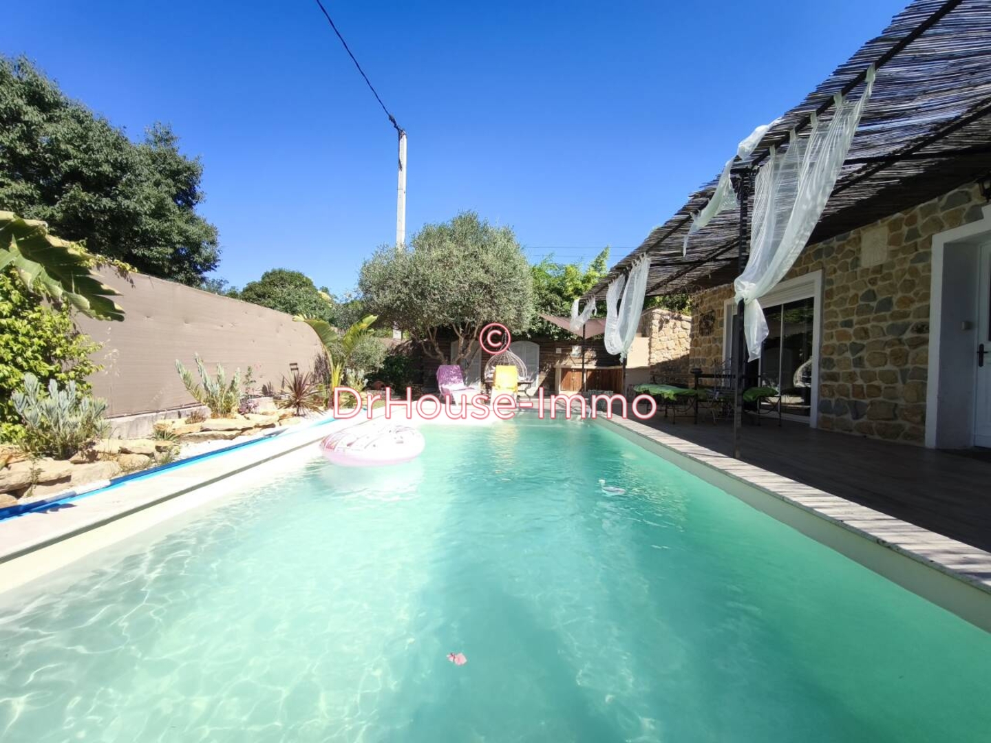 Maison 8 pièces de 166 m² - Solliès-Pont (83210)