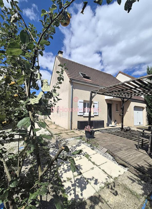 Maison 5 pièces de 92 m² - Mouroux (77120)