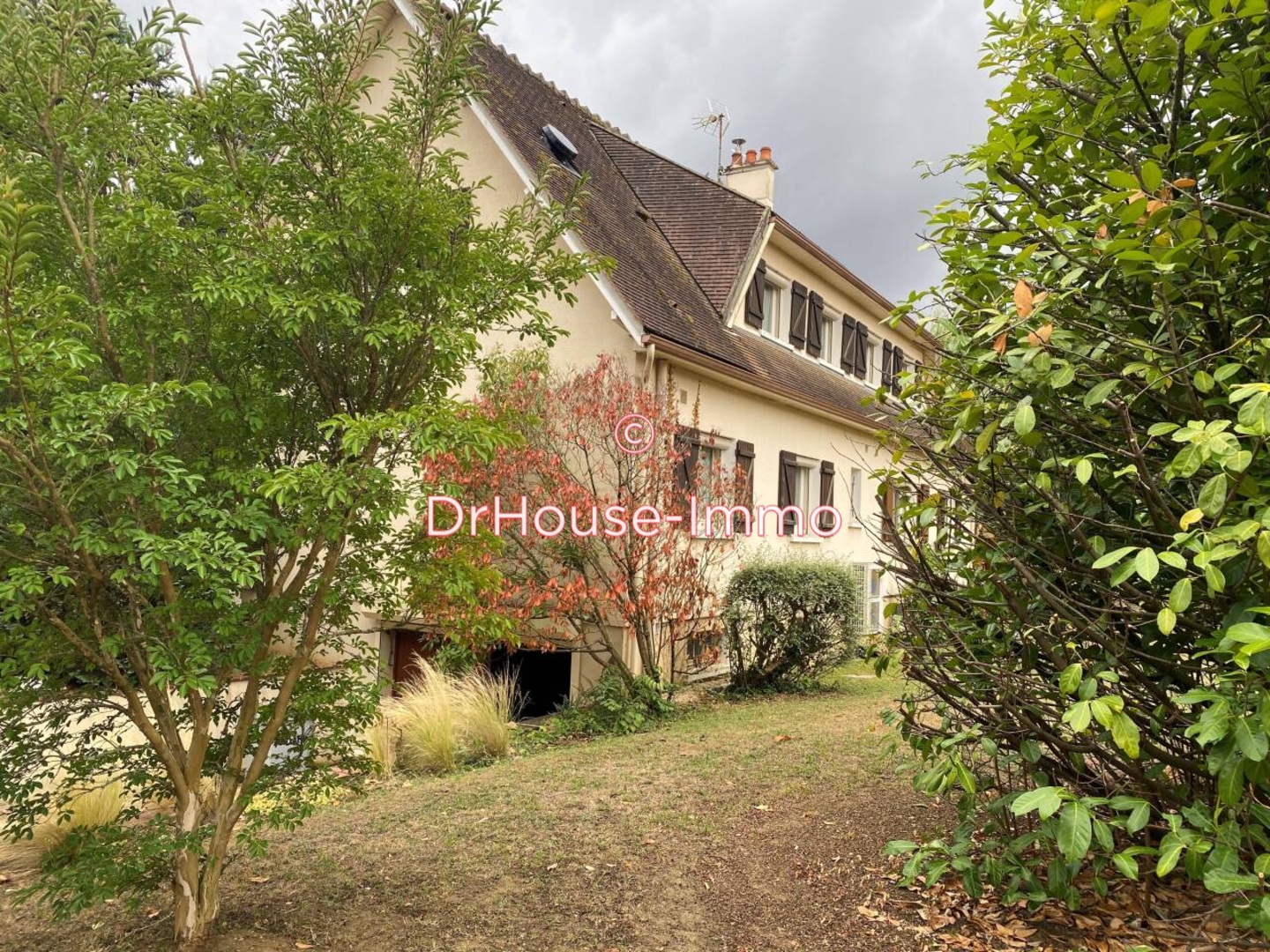 Maison 6 pièces de 195 m² - Charbuy (89113)