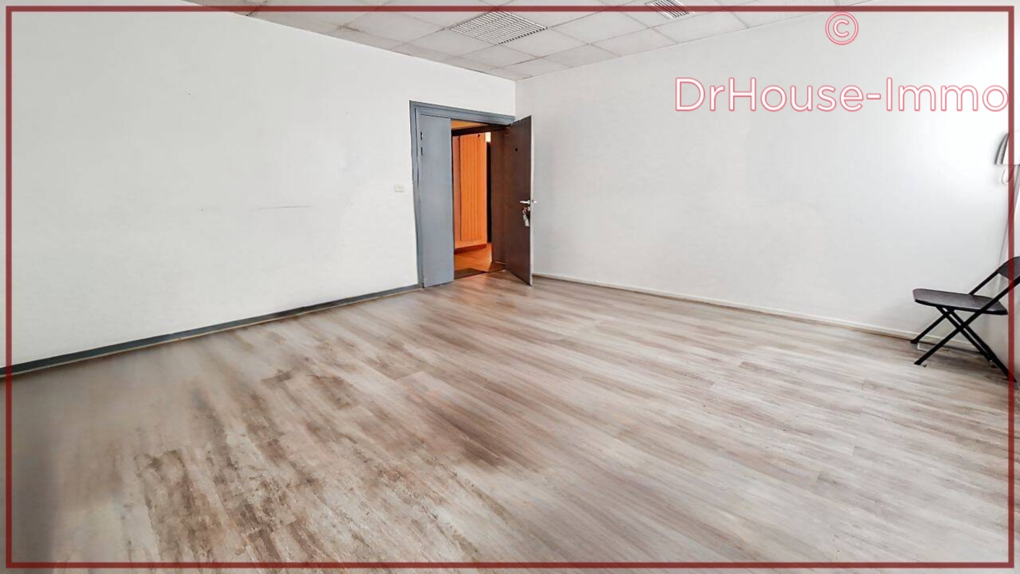 Photo 2 : Location Bureau 1 pièce Limas 25 m²