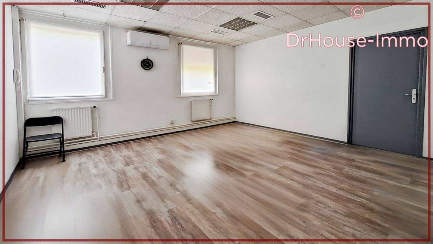 Photo 1 : Location Bureau 1 pièce Limas 25 m²