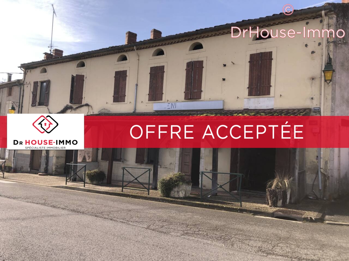 Photo 1 : Vente Maison 20 pièces Pailhès 600 m²