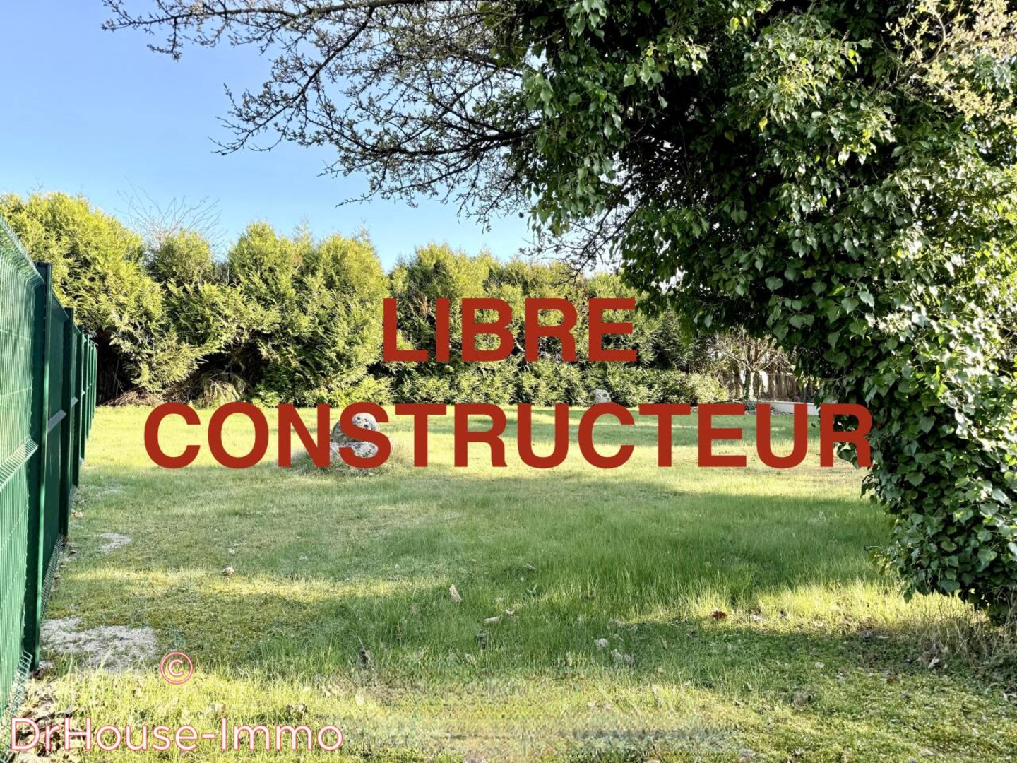 Photo 1 : Vente Terrain Saint-Lyé 700 m²