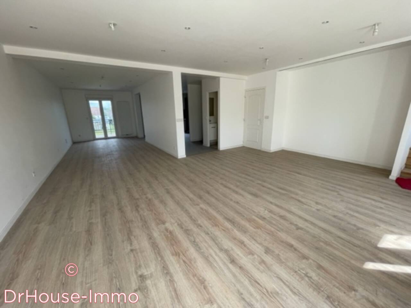 Photo 1 : Vente Maison 8 pièces Nemours 200 m²