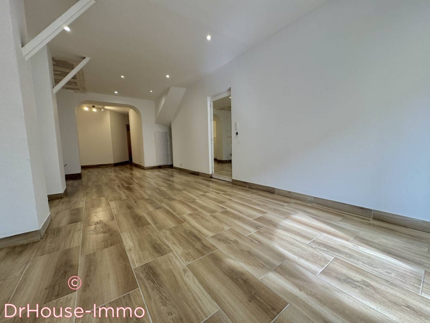 Photo 3 : Vente Commerce 3 pièces Pierrefeu-du-Var 52 m²