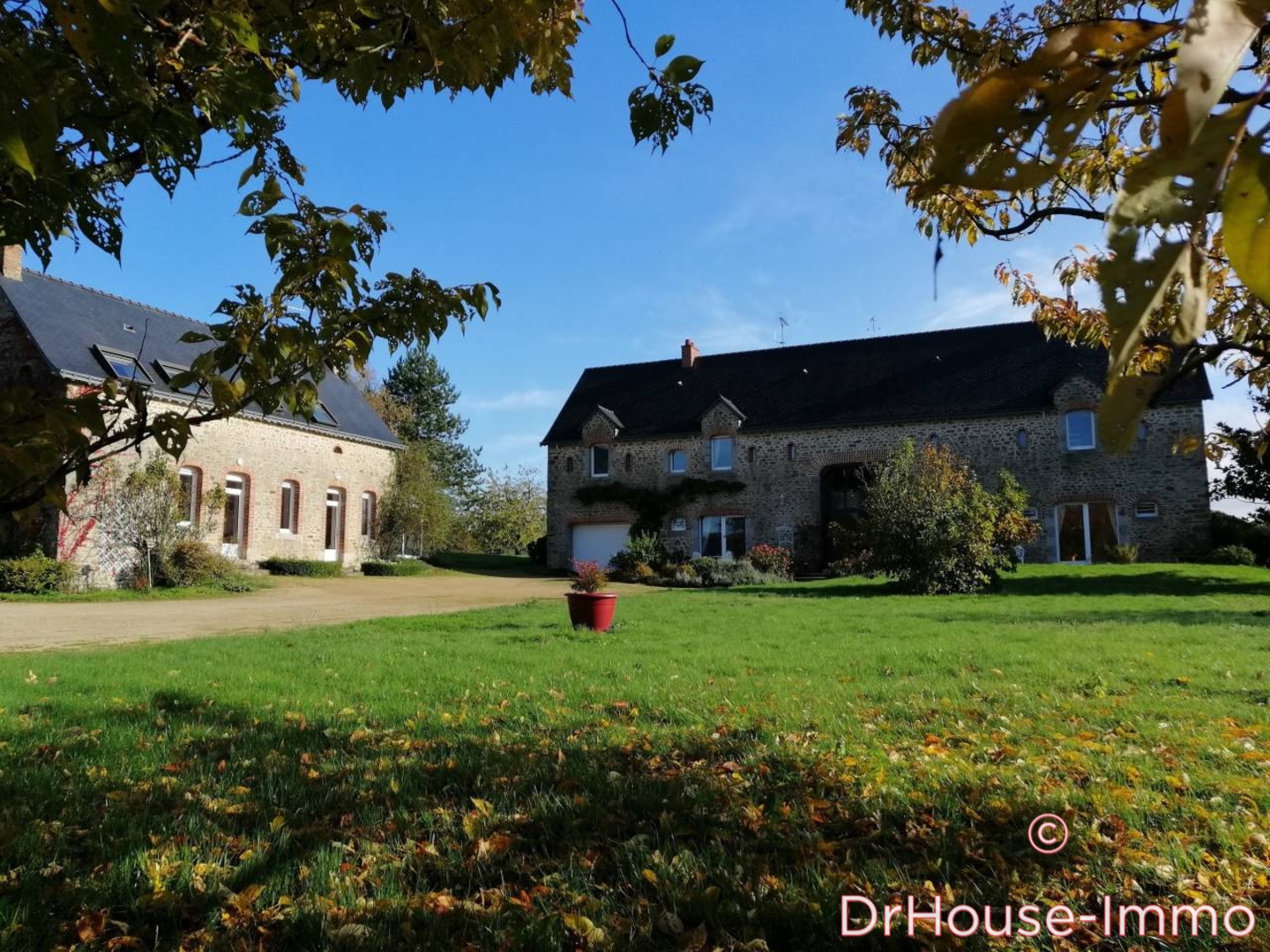 Photo 2 : Vente Maison 8 pièces Mayenne 273 m²