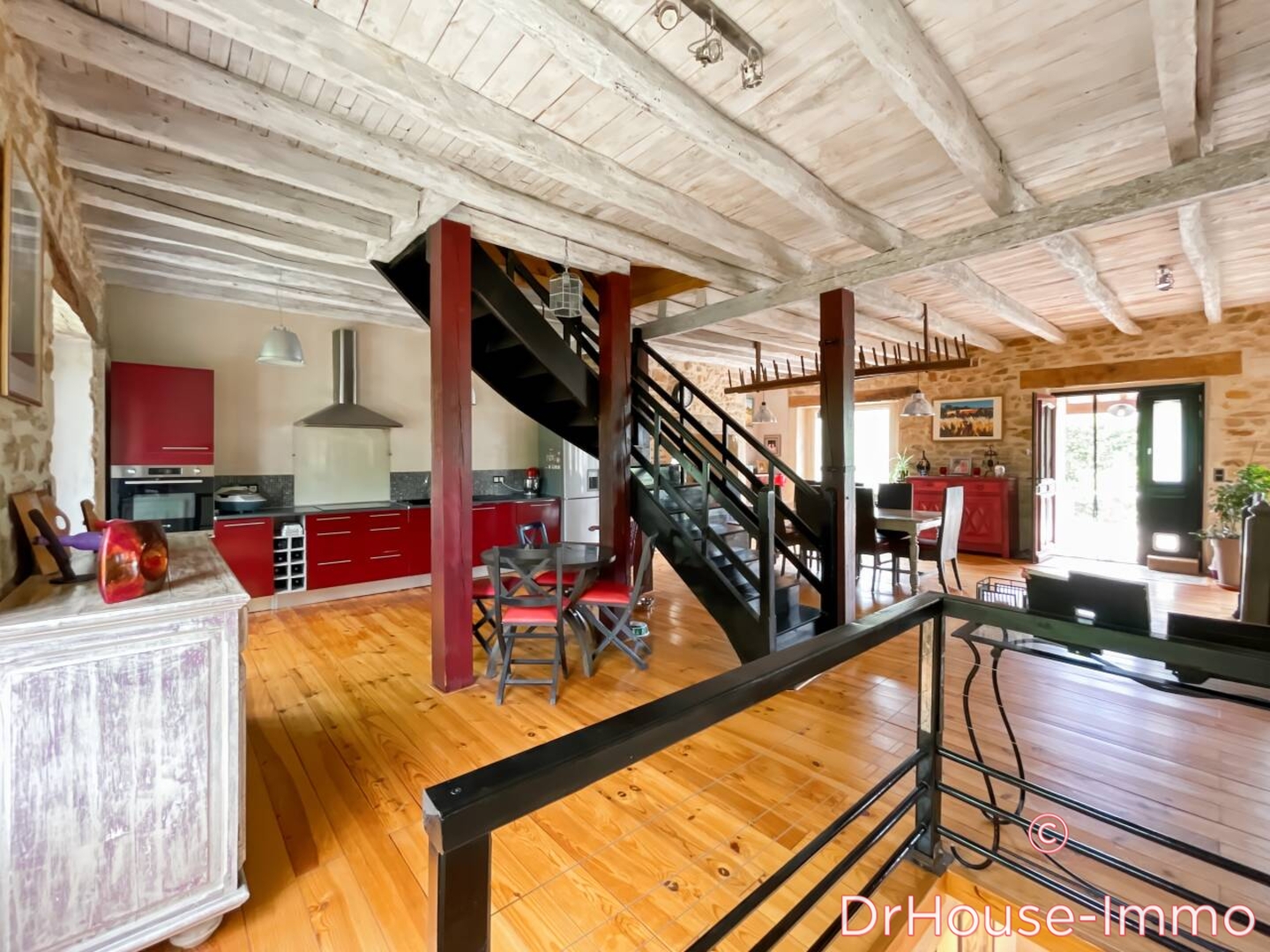 Photo 2 : Vente Maison 8 pièces Reygade 230 m²