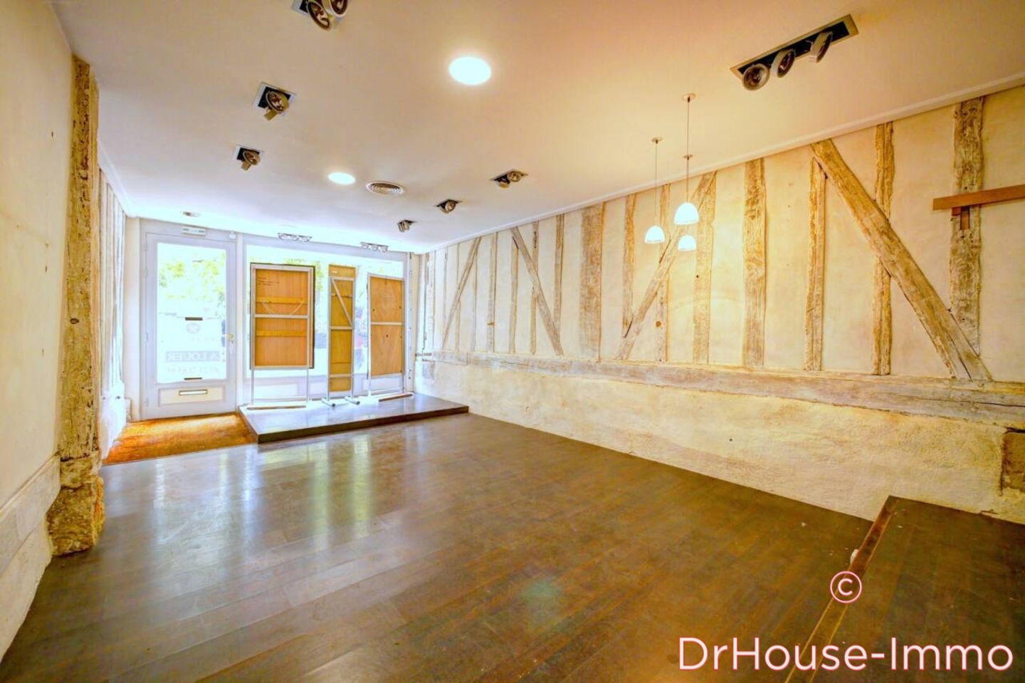 Photo 1 : Vente Immeuble 8 pièces Troyes 200 m²