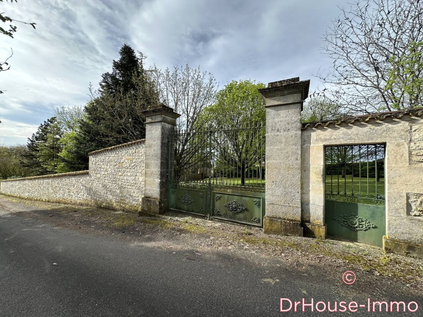 Photo 2 : Vente Terrain Rouillac 2705 m²