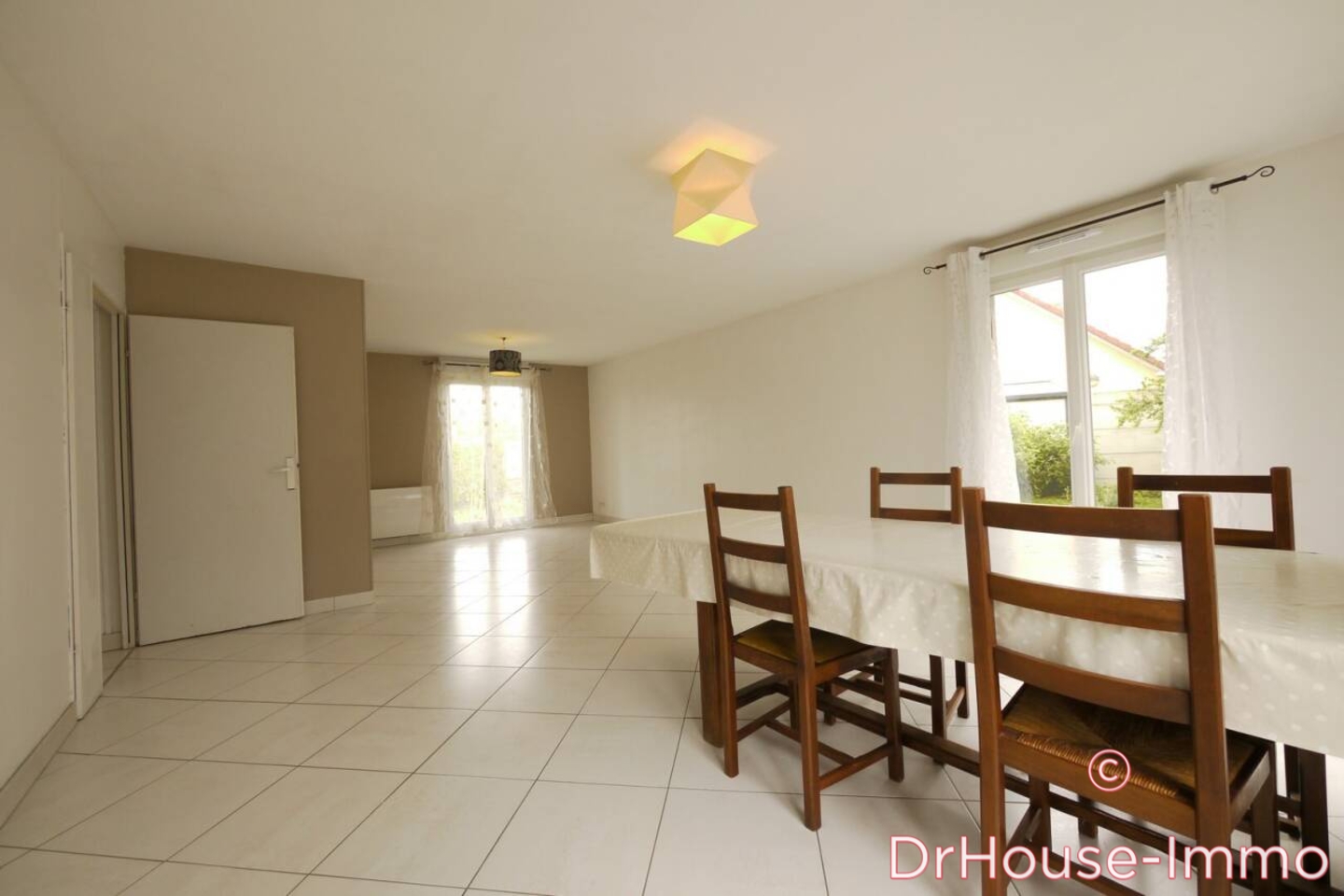 Photo 3 : Vente Maison 6 pièces Nogent-sur-Seine 158 m²