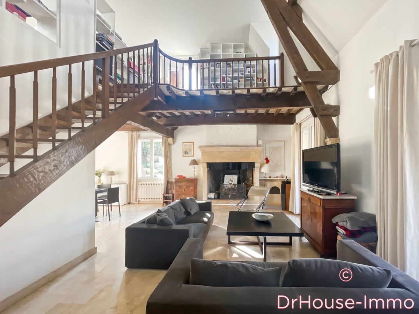 Photo 1 : Vente Maison 8 pièces Saint-Céré 285 m²