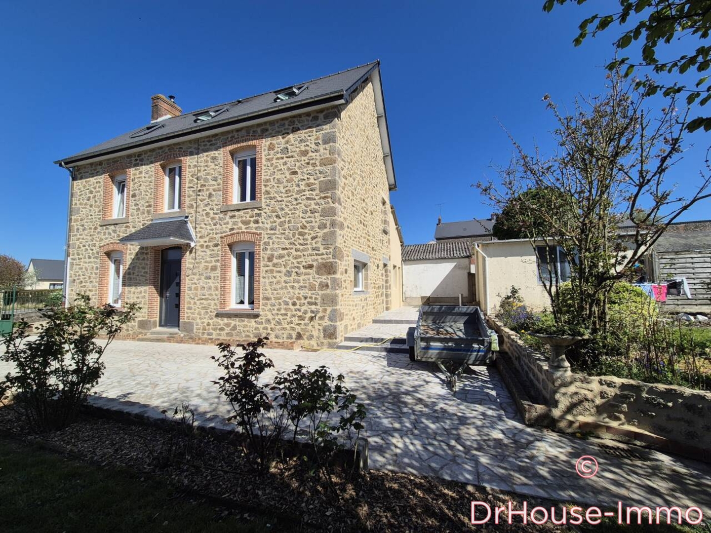 Photo 1 : Vente Maison 7 pièces Brécé 145 m²