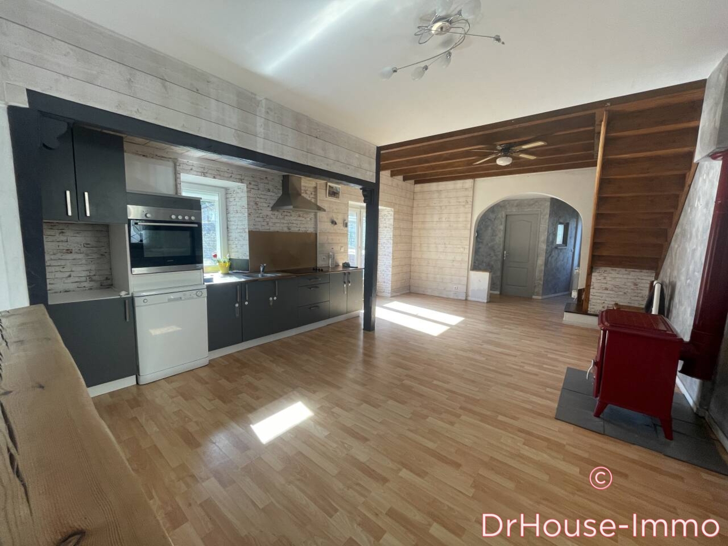 Photo 2 : Vente Maison 4 pièces Thuré 148 m²