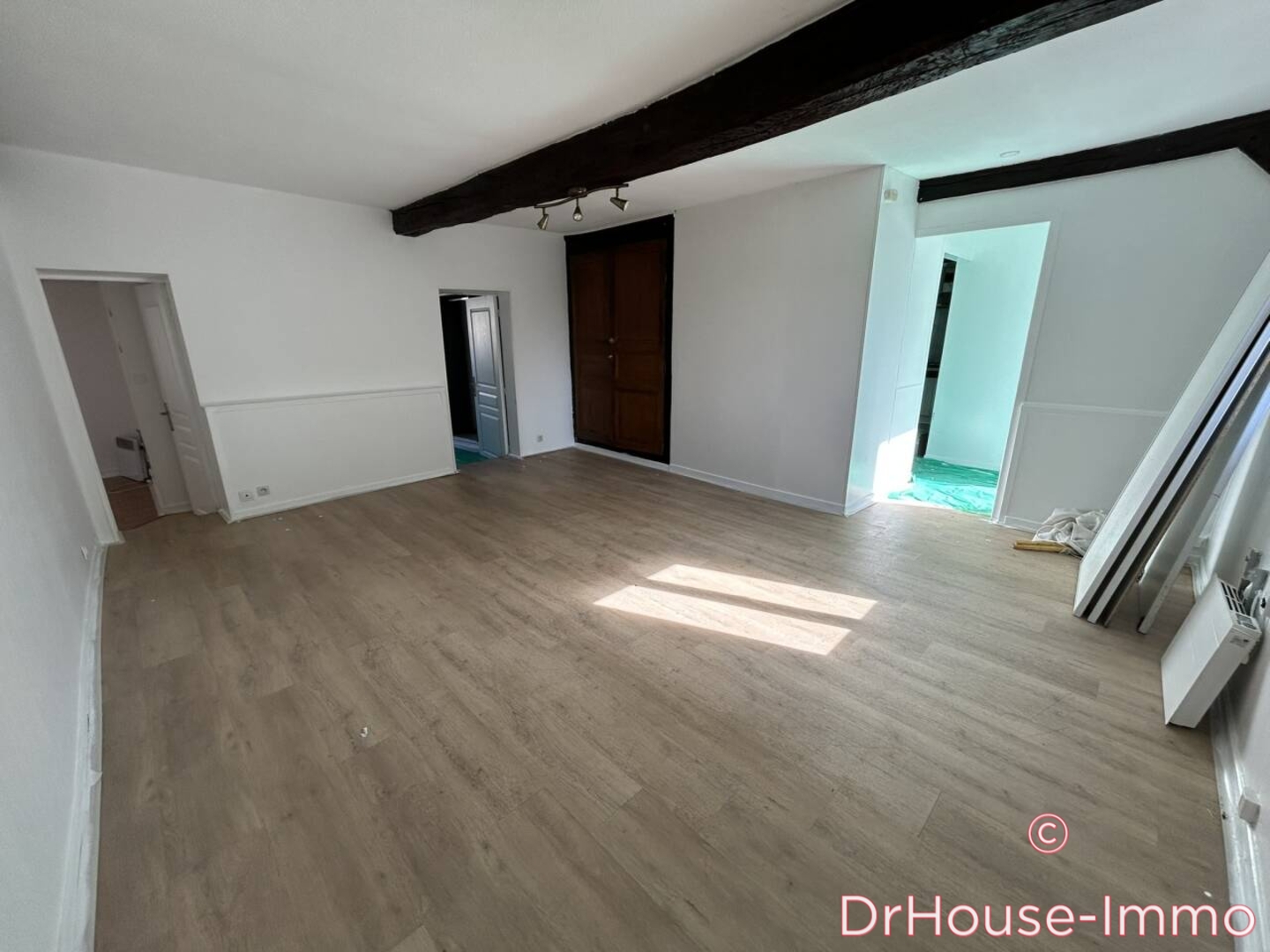 Photo 2 : Vente Immeuble 8 pièces Bréviandes 165 m²