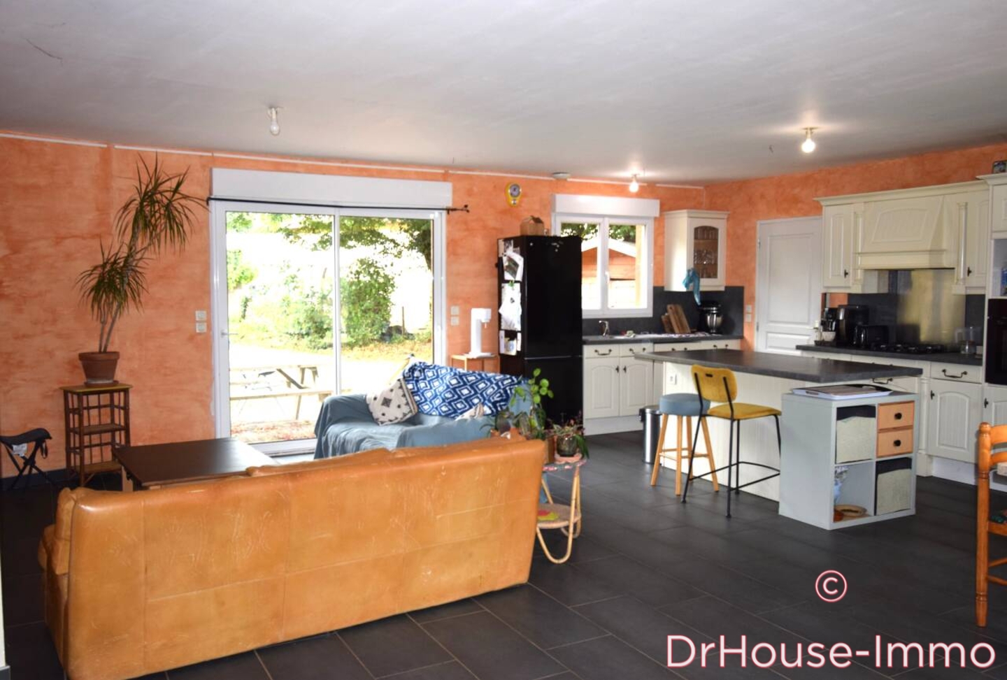 Photo 2 : Vente Maison 5 pièces Saint-Sauvant 127 m²