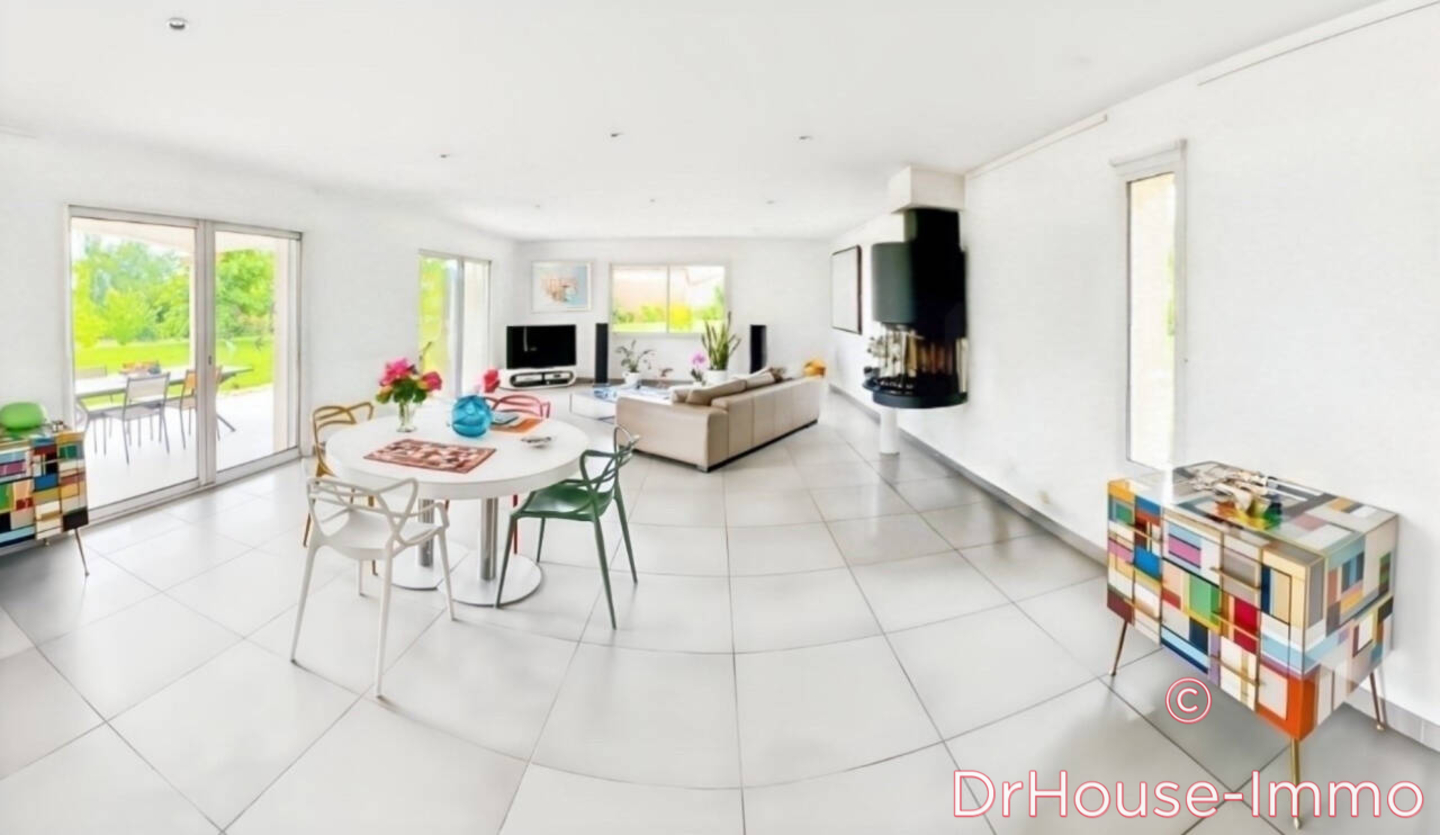 Photo 3 : Vente Maison 5 pièces Saint-Martin-Belle-Roche 210 m²