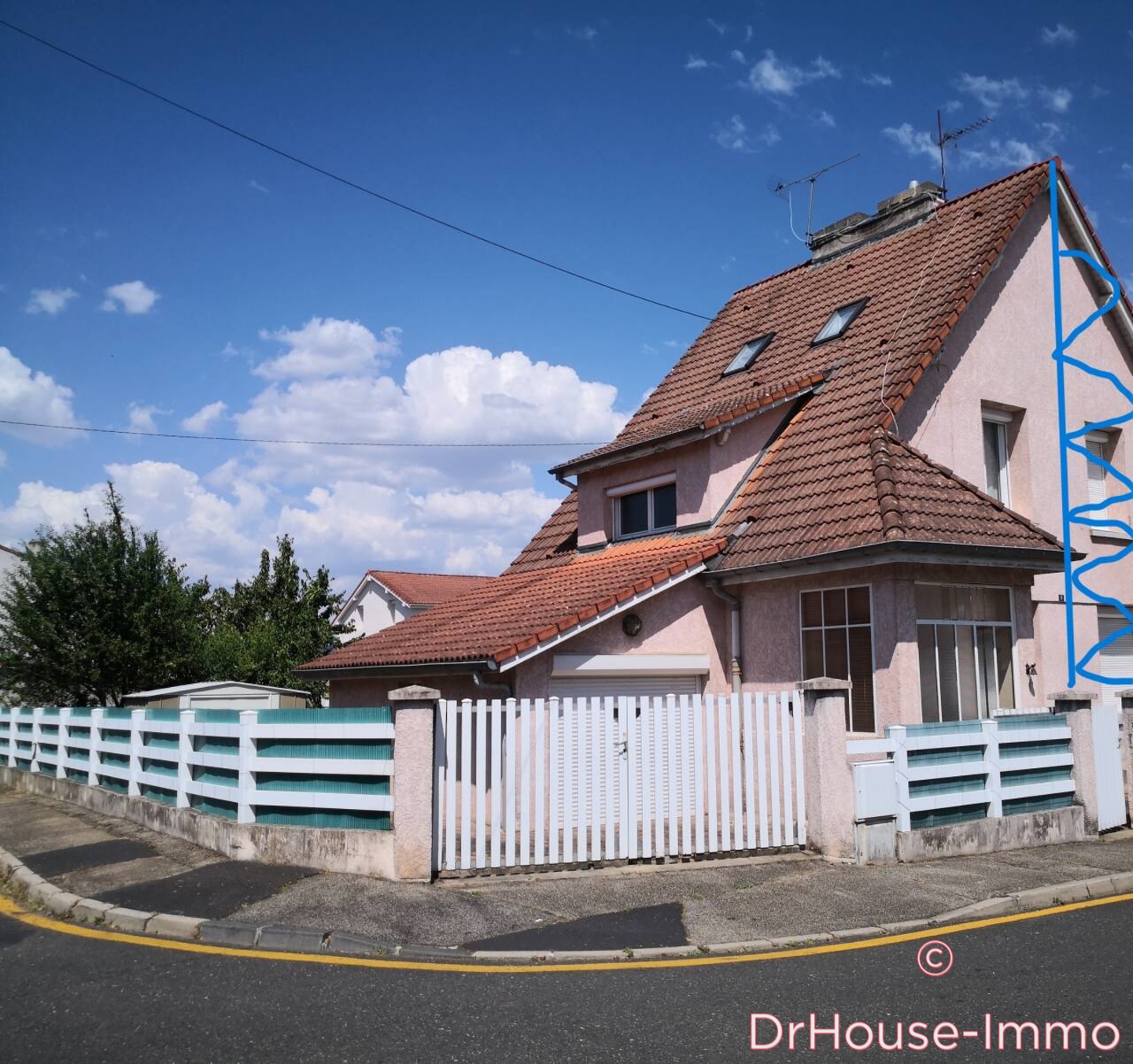 Photo 2 : Vente Maison 3 pièces Le Chambon-Feugerolles 63 m²