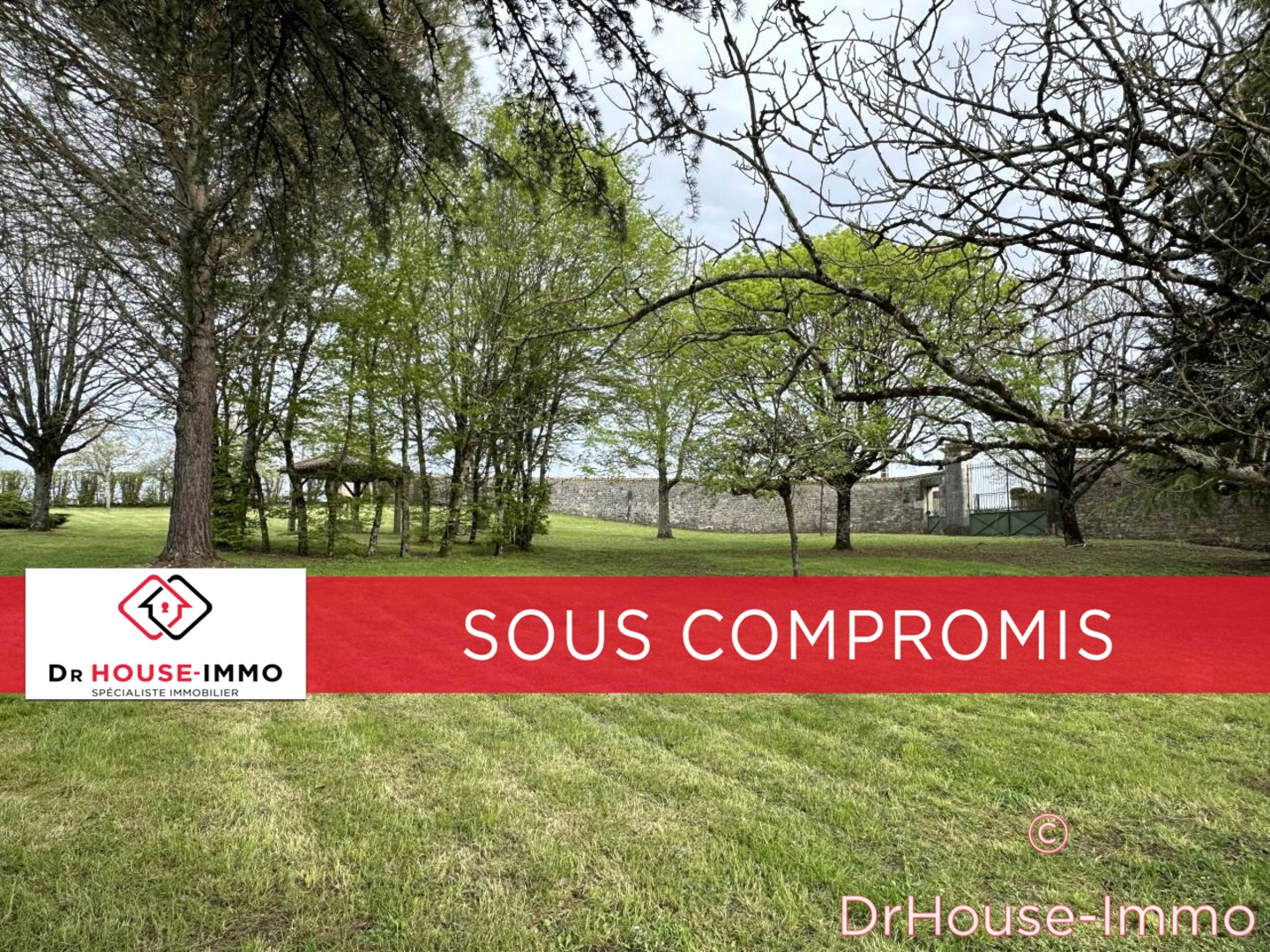 Photo 1 : Vente Terrain  Rouillac 2705 m²