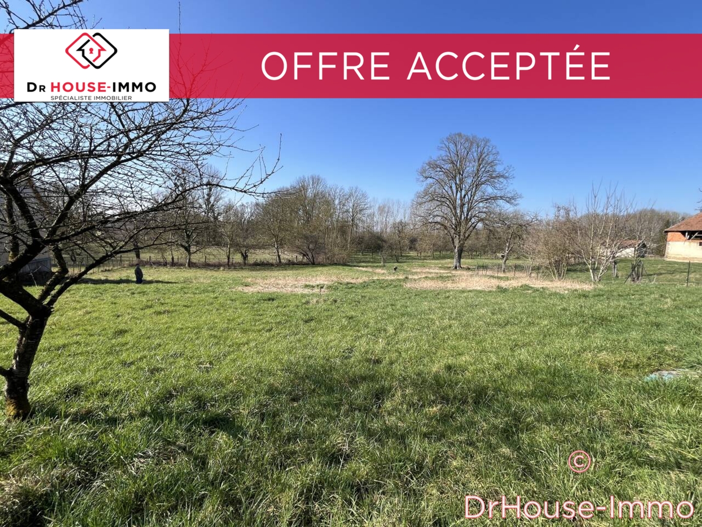 Photo 1 : Vente Terrain  Saint-Benoît-sur-Seine 2206 m²