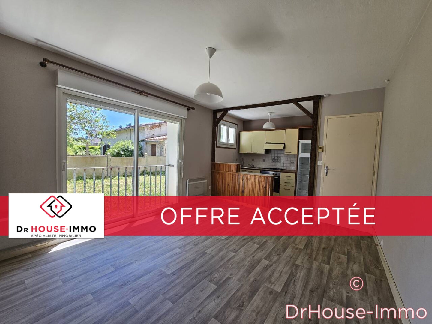 Photo 1 : Vente Appartement 1 pièce Montmorillon 26 m²