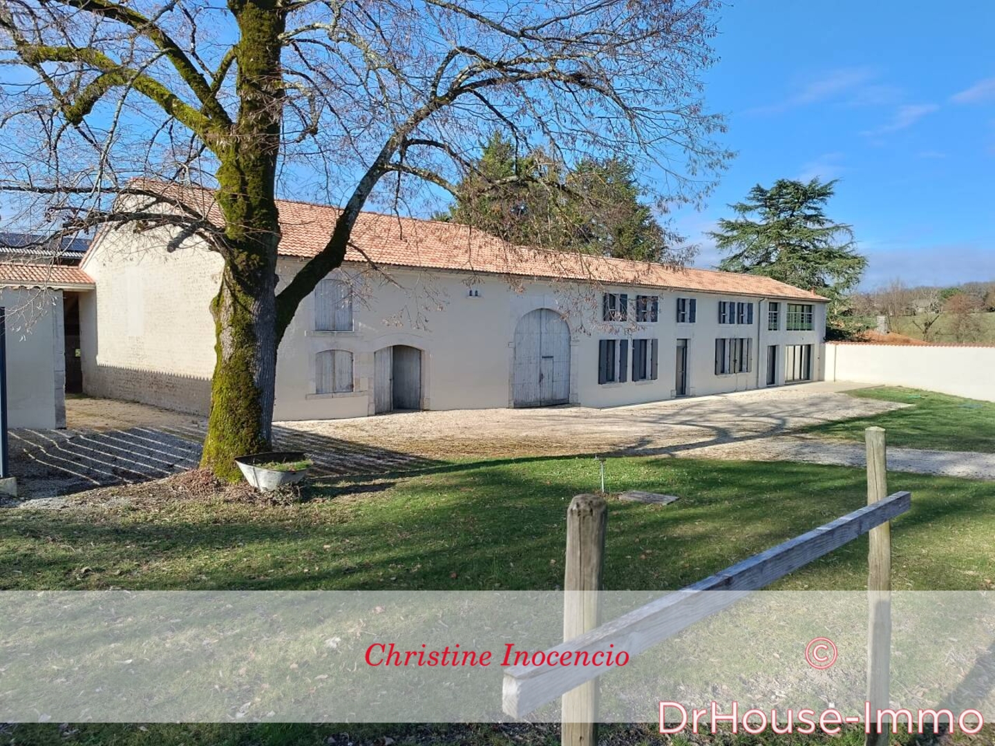 Photo 1 : Vente Maison 8 pièces Condéon 258 m²