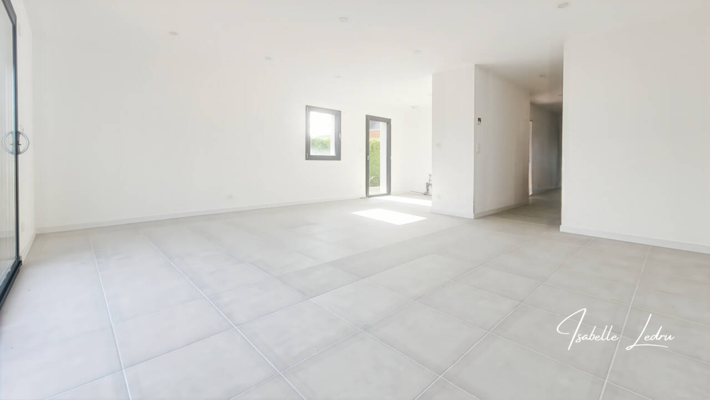 Photo 1 : Vente Maison 5 pièces Issé 114 m²