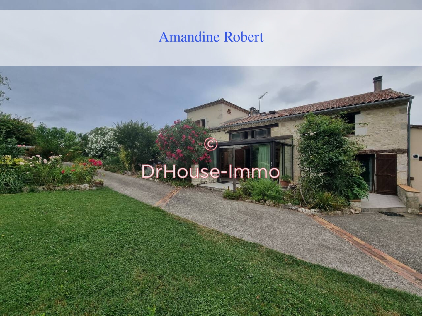 Photo 1 : Vente Maison 8 pièces Douzains 141 m²