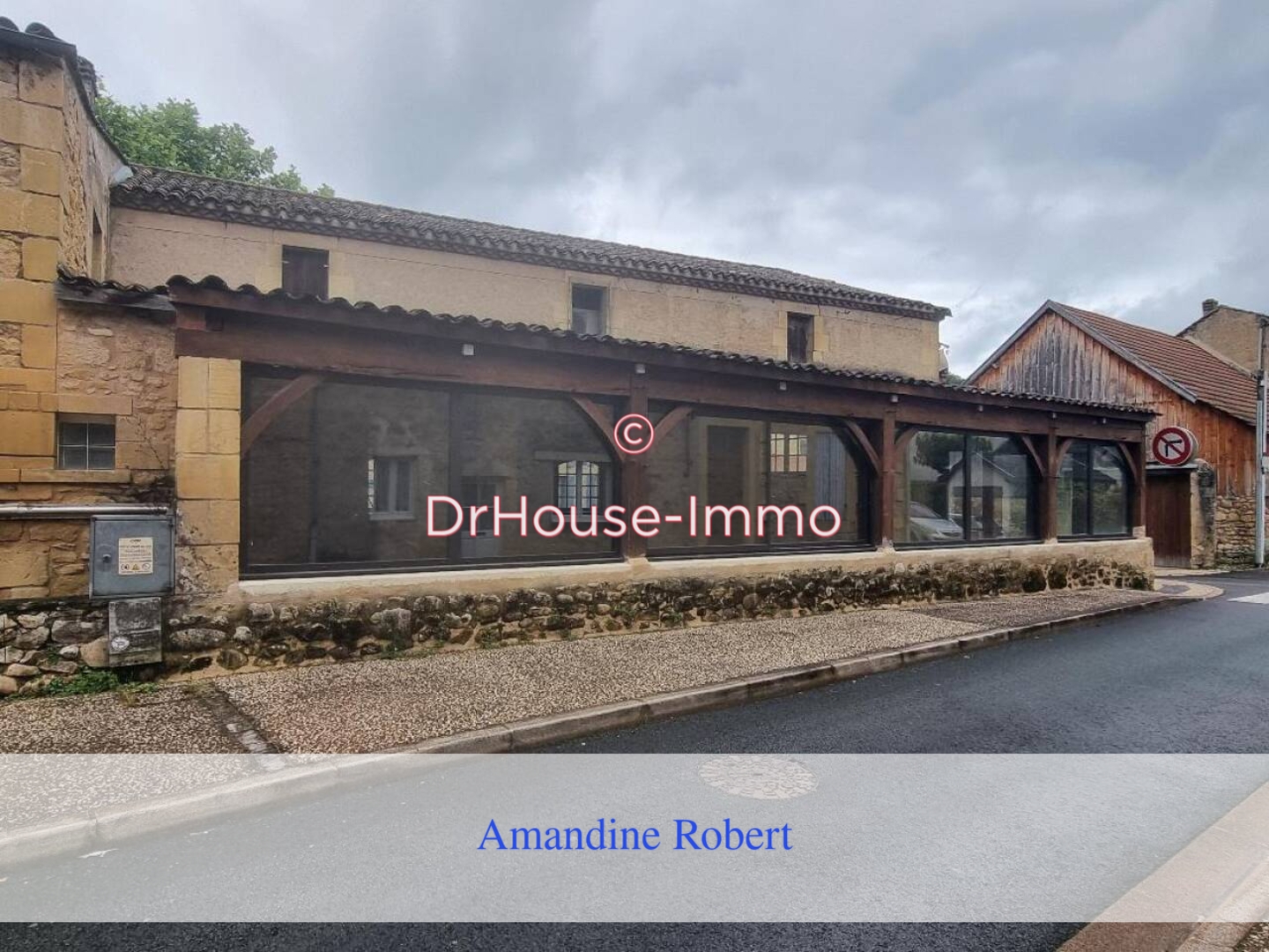 Photo 2 : Vente Immeuble 5 pièces Lalinde 212 m²