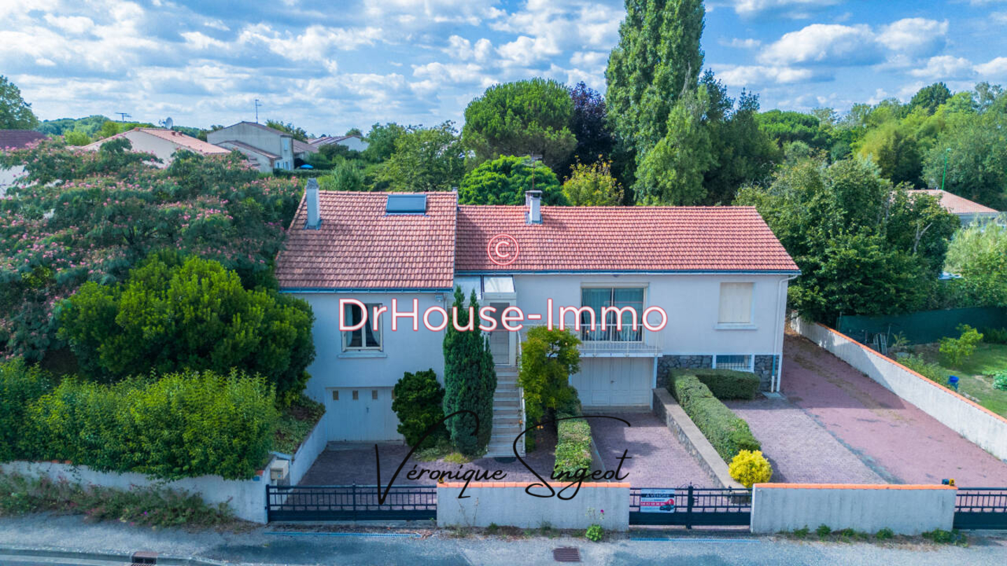 Photo 2 : Vente Maison 7 pièces Saint-Michel-le-Cloucq 130 m²