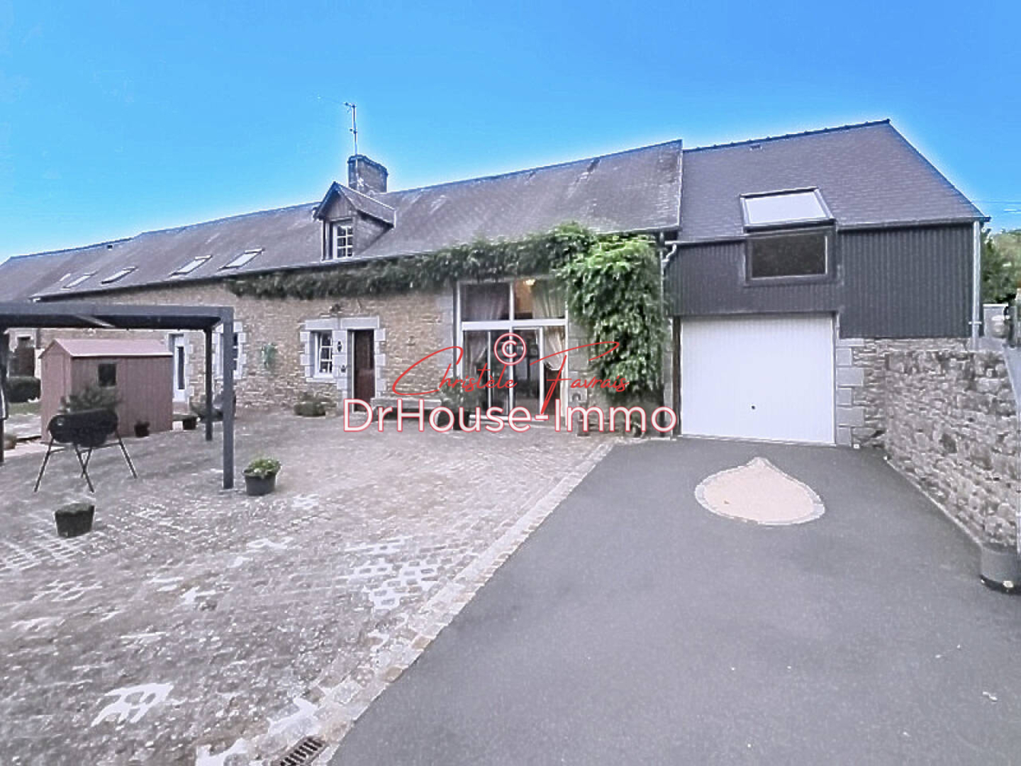 Photo 2 : Vente Maison 7 pièces Le Châtellier 201 m²