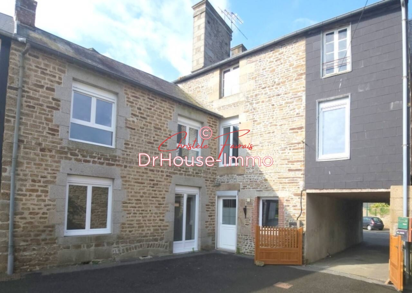 Photo 1 : Vente Maison 6 pièces Landivy 156 m²
