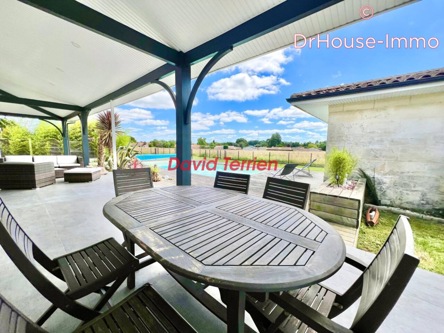 Photo 2 : Vente Maison 7 pièces Saint-Loubès 181 m²