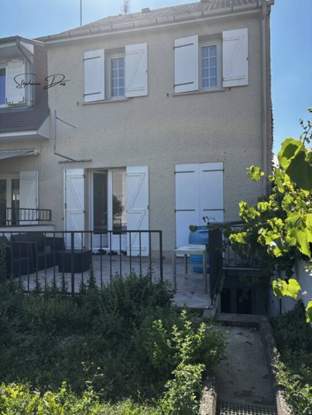 Photo 1 : Vente Maison 6 pièces Saint-Jean-de-la-Ruelle 110 m²