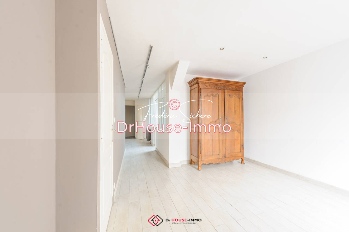 Photo 2 : Vente Maison 6 pièces Saint-Georges-d'Oléron 194 m²