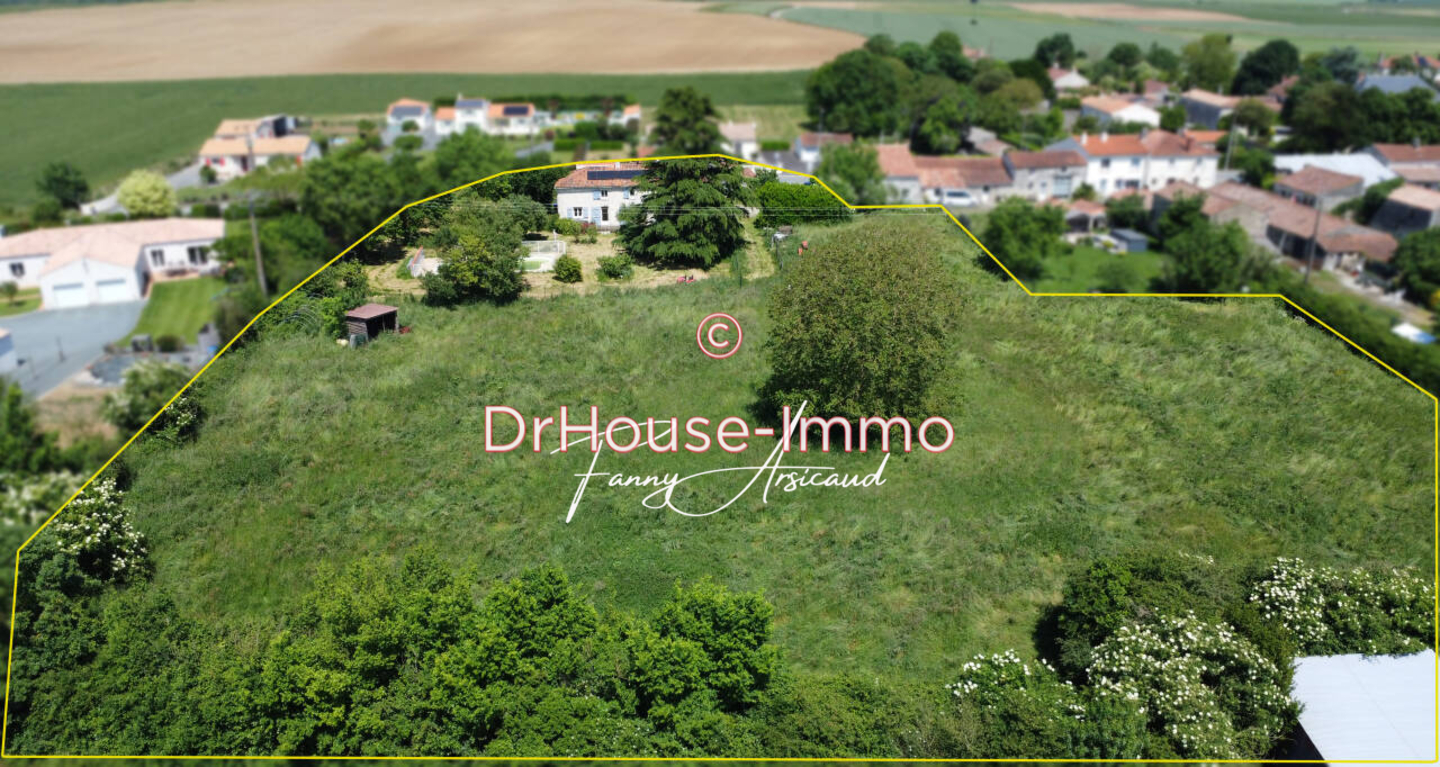 Photo 1 : Vente Maison 7 pièces Velluire 201 m²