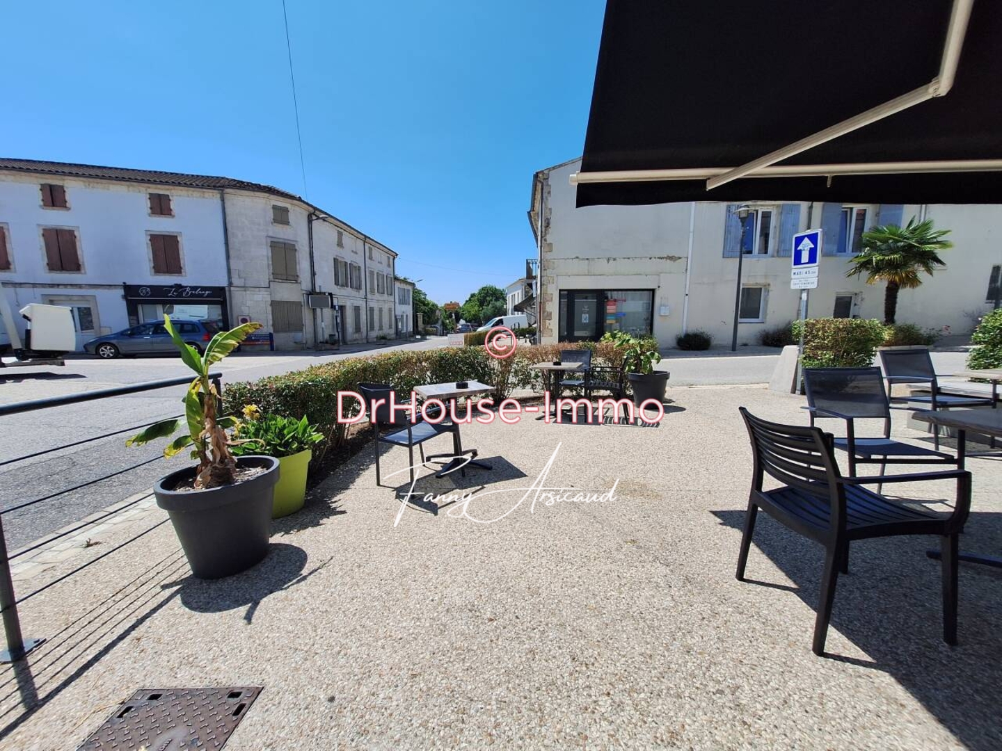 Photo 2 : Vente Immeuble 7 pièces Tonnay-Boutonne 220 m²