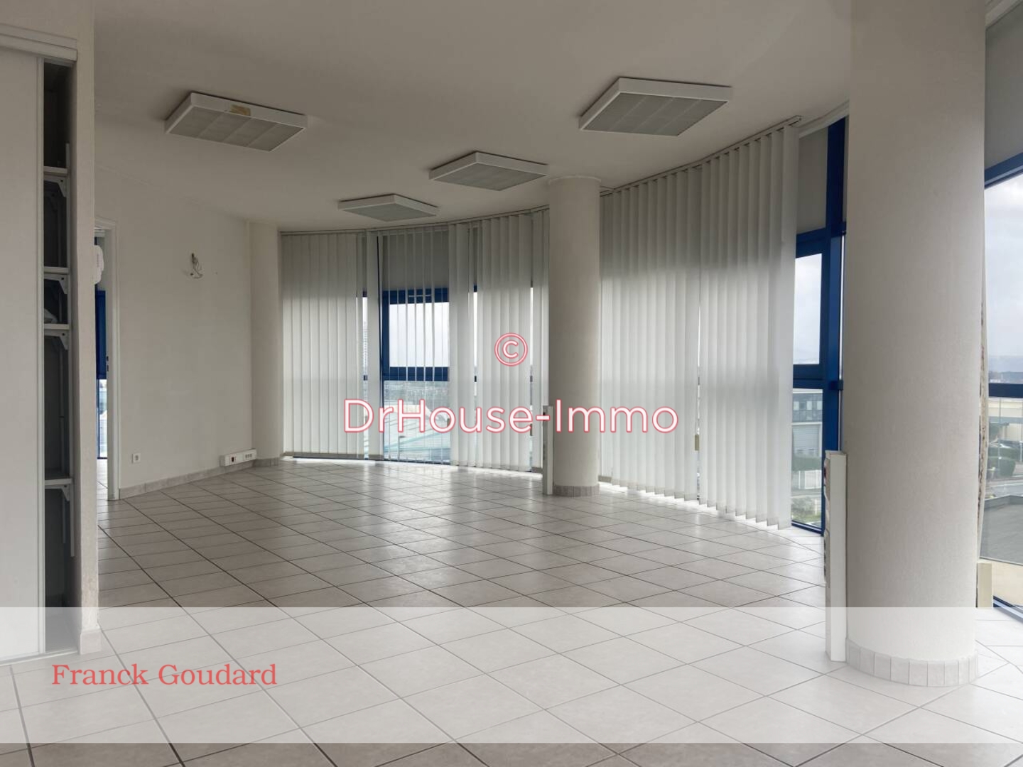 Photo 2 : Vente Bureau 5 pièces Valence 135 m²