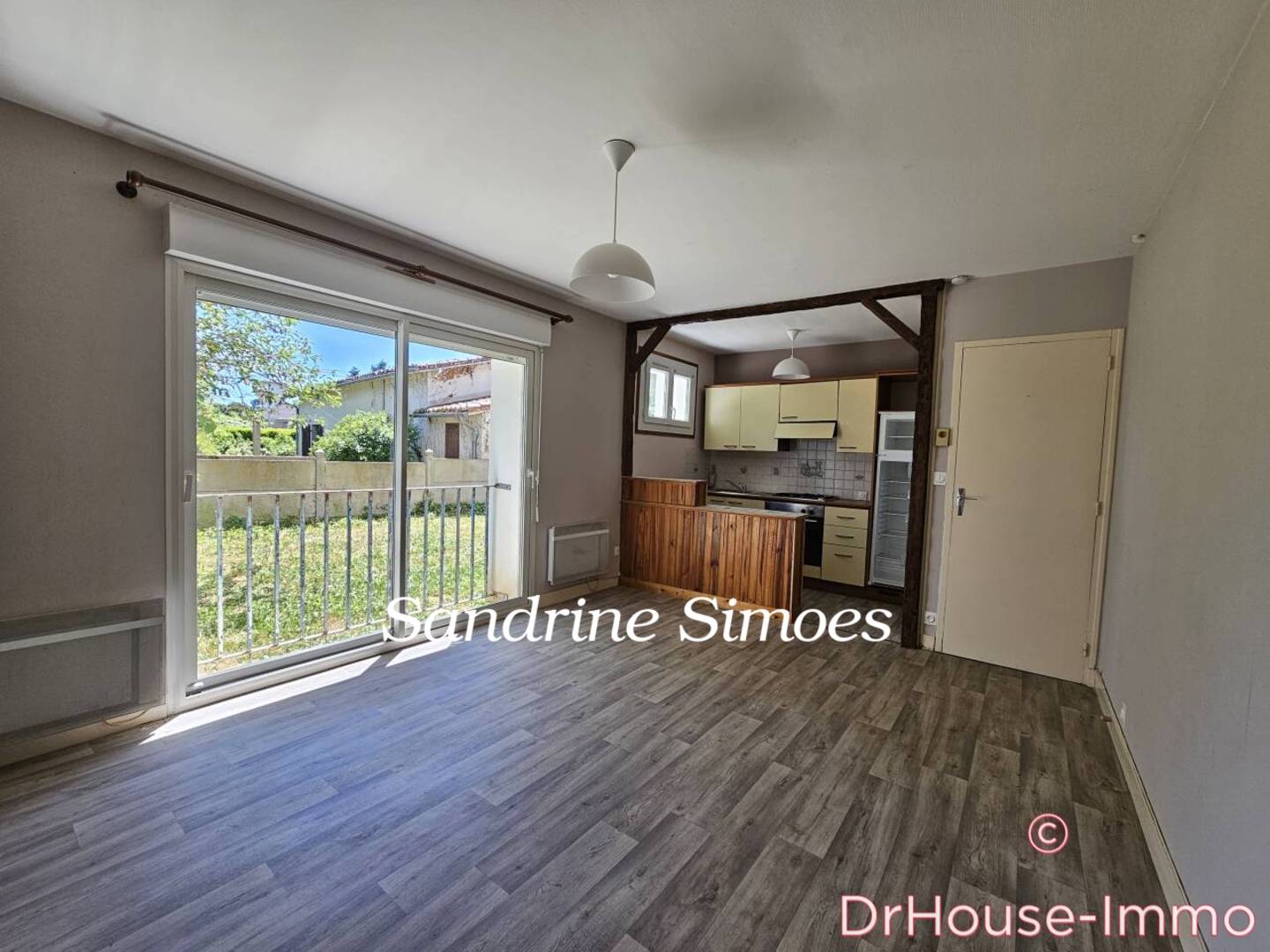 Photo 1 : Vente Appartement 1 pièce Montmorillon 26 m²