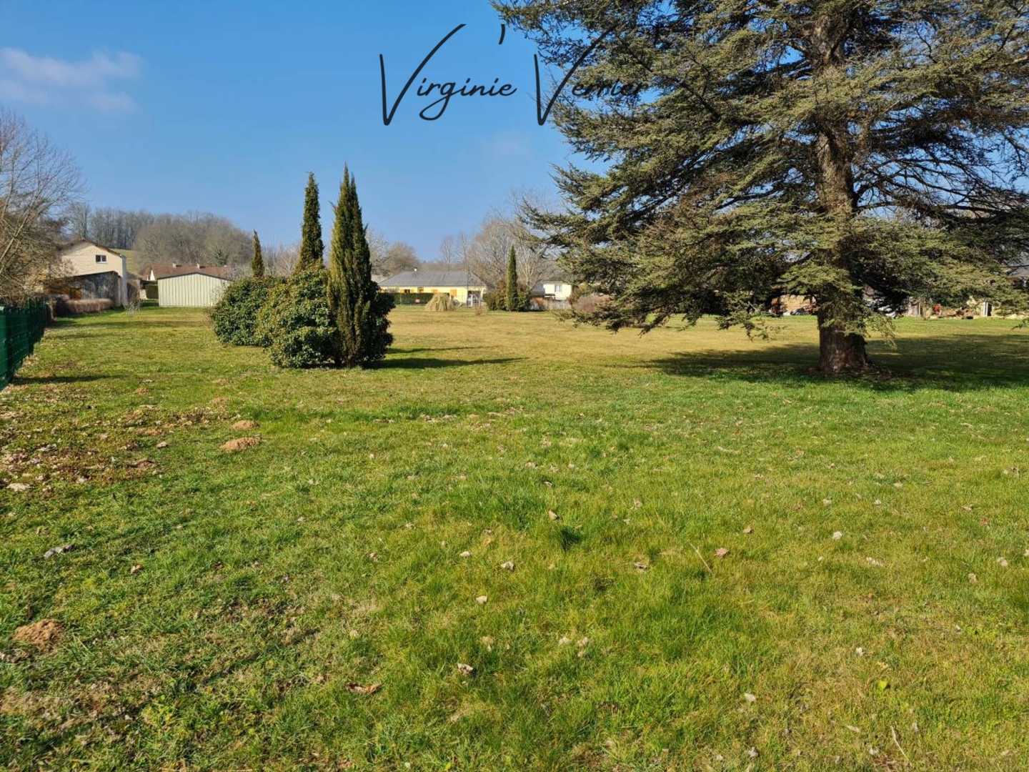 Photo 1 : Vente Terrain Brignac-la-Plaine 1156 m²