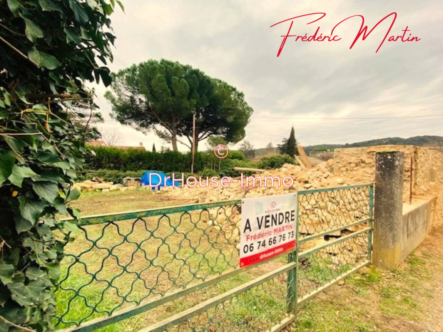 Photo 3 : Vente Terrain  Collias 610 m²