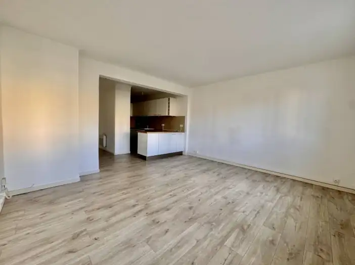 Appartement 2 pièces de 47 m² - Hyères (83400)