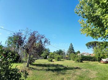 Terrain de 624m²