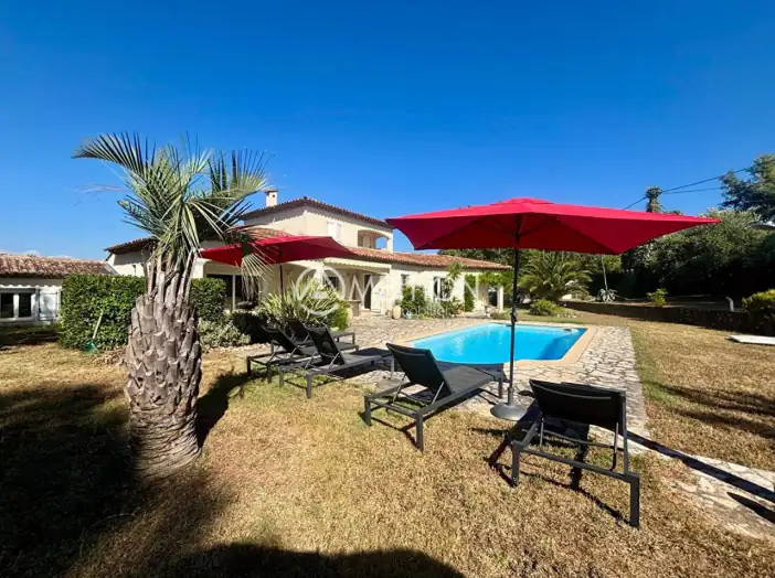 Maison 6 pièces de 189 m² - Callian (83440)