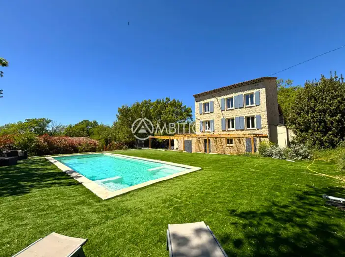 Maison 6 pièces de 192 m² - Fayence (83440)