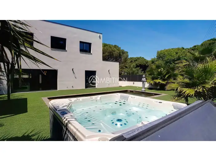 Maison 5 pièces de 157 m² - Saint Aygulf (83370)