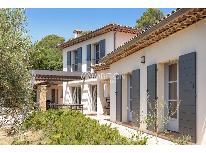 Maison de 217m² - 7 pièces
