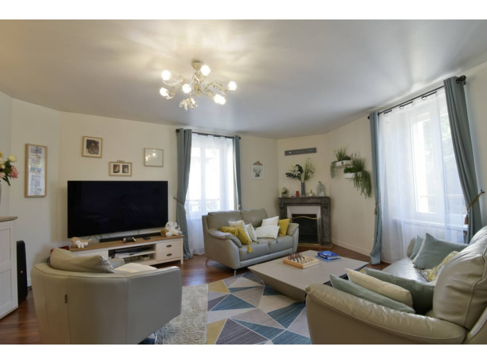 Maison de 250m² - 8 pièces