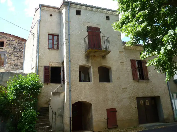Maison 4 pièces de 81 m² - Boudes (63340)